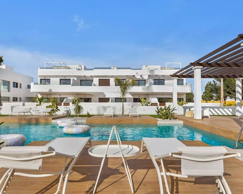 3 soveværelse Lejlighed til salg i Los Alcazares med swimmingpool - € 319.900 (Ref: 9633222)