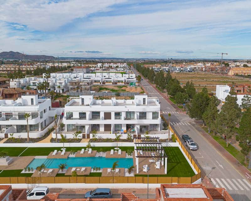 3 soveværelse Lejlighed til salg i Los Alcazares med swimmingpool - € 319.900 (Ref: 9633222)