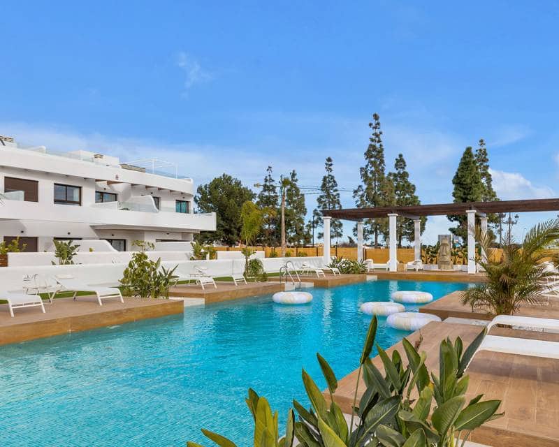 3 soveværelse Lejlighed til salg i Los Alcazares med swimmingpool - € 319.900 (Ref: 9633222)
