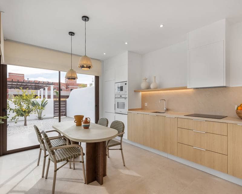 3 sypialnia Bungalow na sprzedaż w Los Alcazares z basenem - 359 000 € (Ref: 9633223)