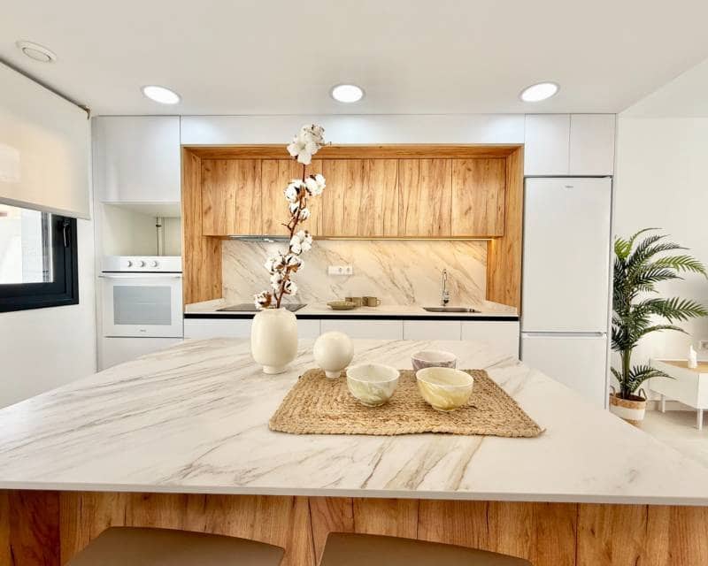 3 soveværelse Byhus til salg i Cox med swimmingpool - € 255.000 (Ref: 9633248)