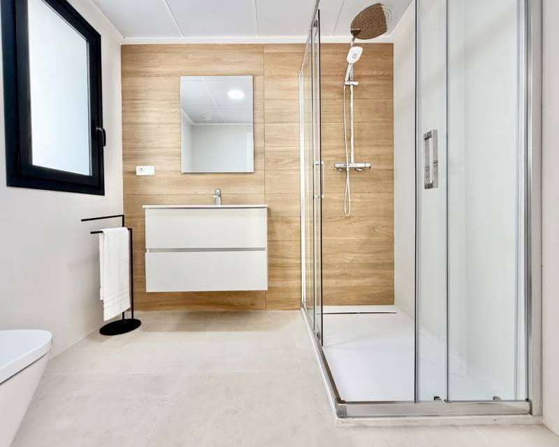 3 soveværelse Byhus til salg i Cox med swimmingpool - € 255.000 (Ref: 9633248)