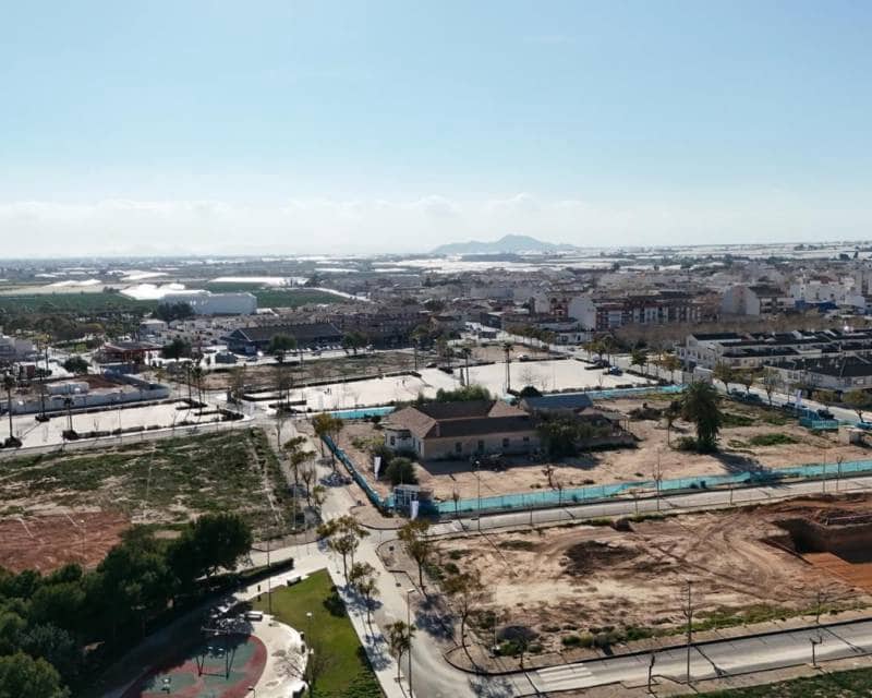 2 Zimmer Bungalow zu verkaufen in Pilar de la Horadada mit Pool - 330.000 € (Ref: 9633308)