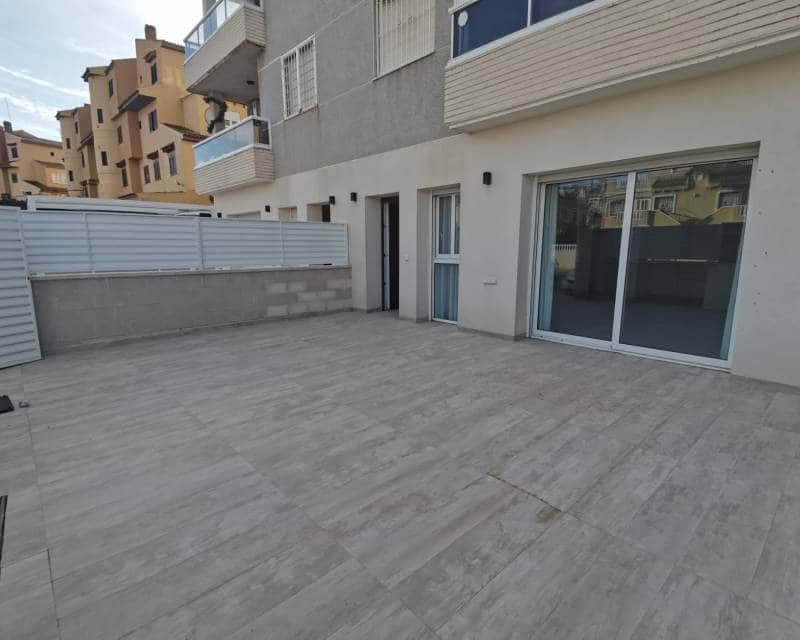 3 makuuhuone Huoneisto myytävänä paikassa Torrevieja mukana uima-altaan - 350 000 € (Ref: 9633319)