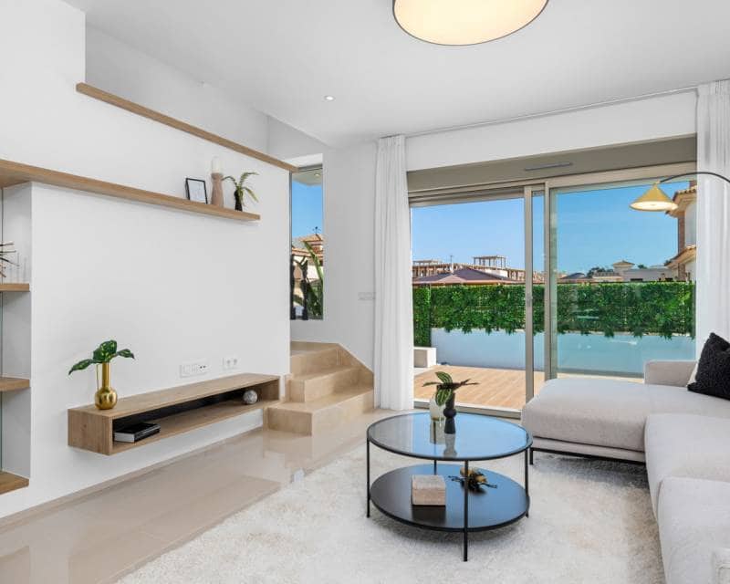 Chalet de 3 habitaciones en Los Alcázares en venta con piscina - 544.841 € (Ref: 9633347)