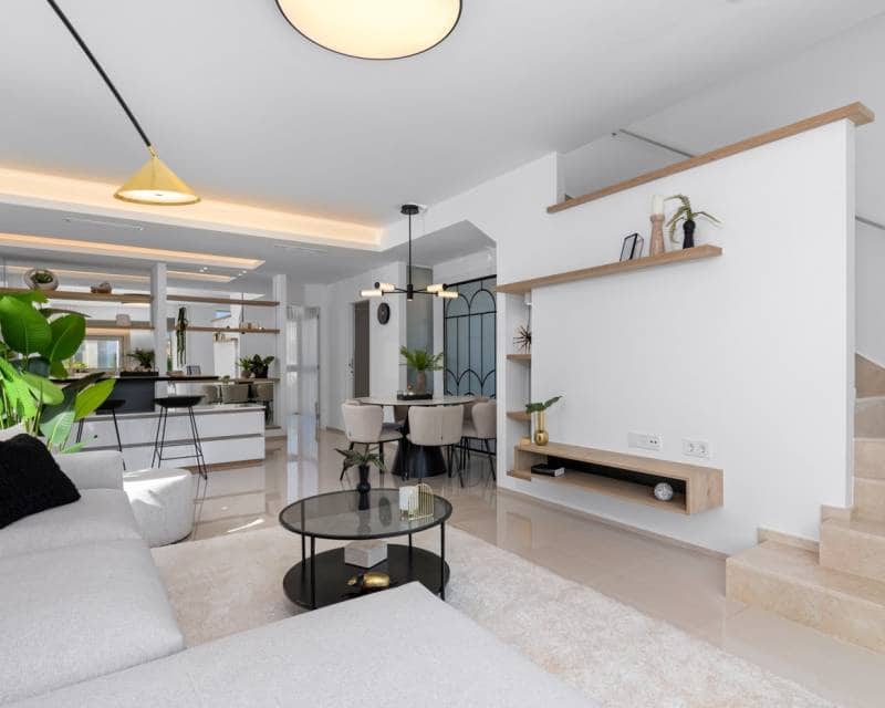 Chalet de 3 habitaciones en Los Alcázares en venta con piscina - 544.841 € (Ref: 9633347)