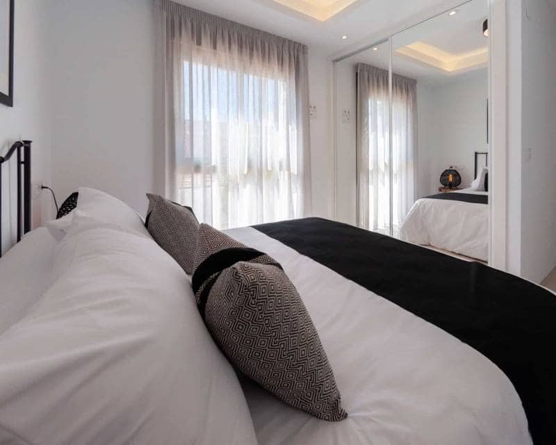 Chalet de 3 habitaciones en Los Alcázares en venta con piscina - 544.841 € (Ref: 9633347)