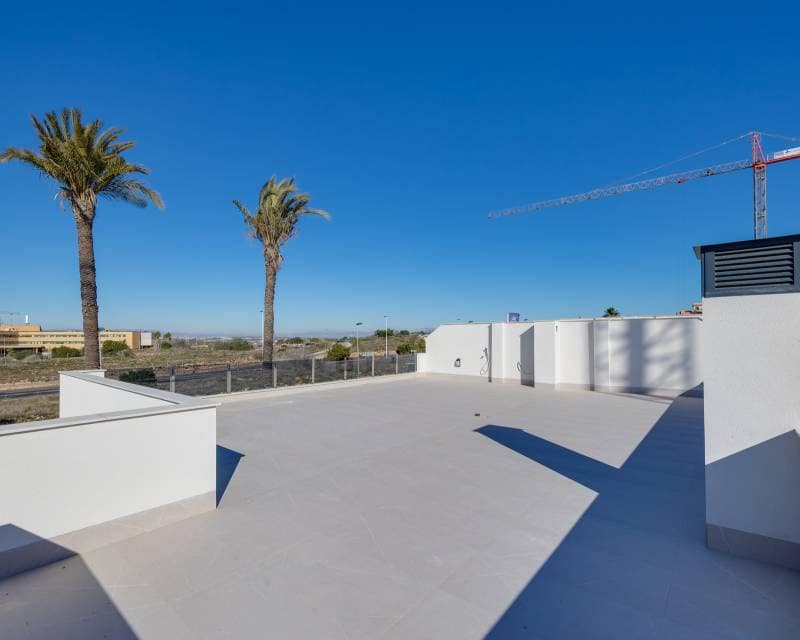 3 makuuhuone Huvila myytävänä paikassa Torrevieja - 595 000 € (Ref: 9633358)