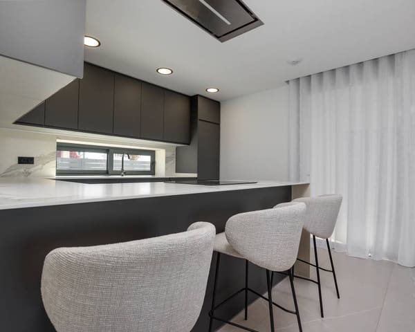 3 quarto Moradia para venda em Aguas Nuevas, Torrevieja - 595 000 € (Ref: 9633358)