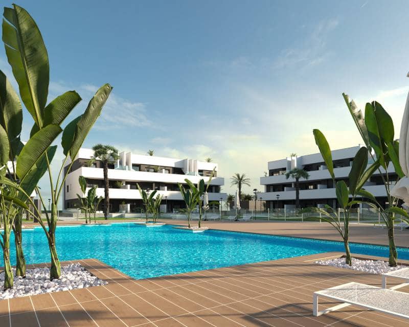 Apartamento de 3 habitaciones en Guardamar del Segura en venta con piscina - 235.000 € (Ref: 9633382)