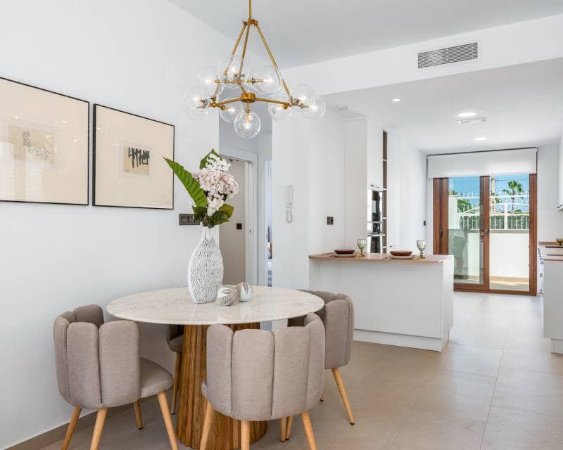 2 soverom Bungalow til salgs i Torrevieja med svømmebasseng - € 285 000 (Ref: 9633449)