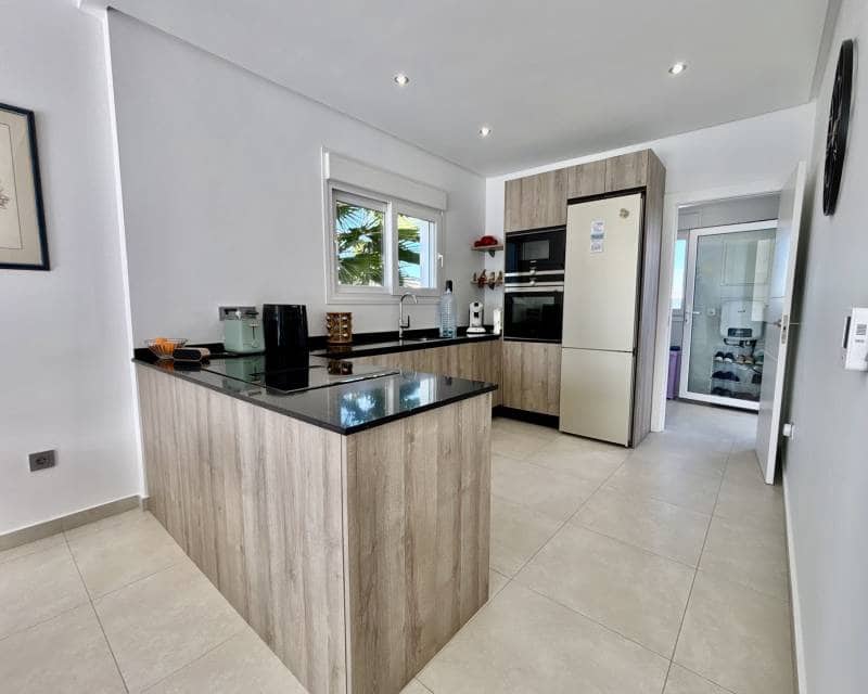 3 bedroom Villa for sale in Benijofar - € 569,500 (Ref: 9633503)