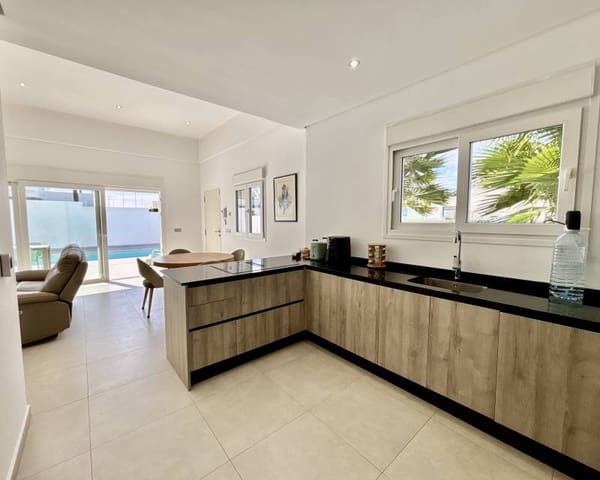 3 bedroom Villa for sale in Benijófar - € 569,500 (Ref: 9633503)