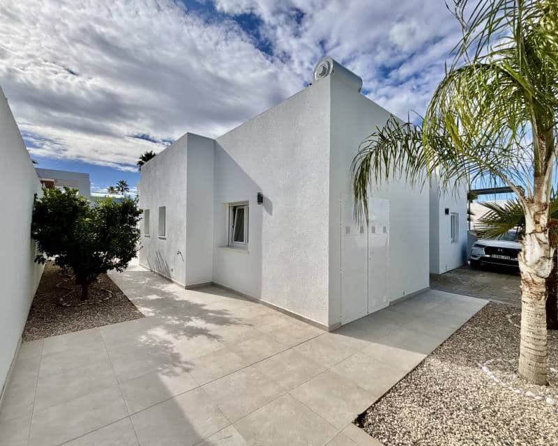 3 bedroom Villa for sale in Benijofar - € 569,500 (Ref: 9633503)