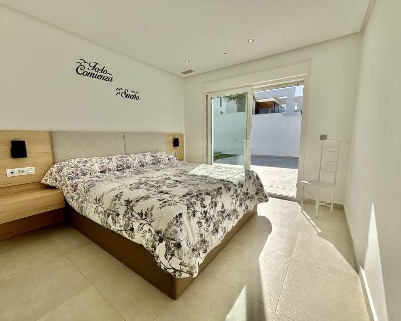 3 bedroom Villa for sale in Benijofar - € 569,500 (Ref: 9633503)