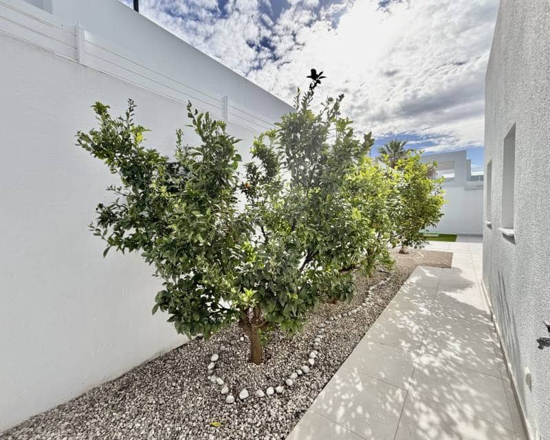 3 bedroom Villa for sale in Benijofar - € 569,500 (Ref: 9633503)