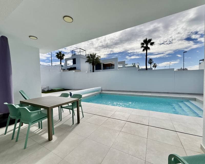 3 bedroom Villa for sale in Benijofar - € 569,500 (Ref: 9633503)