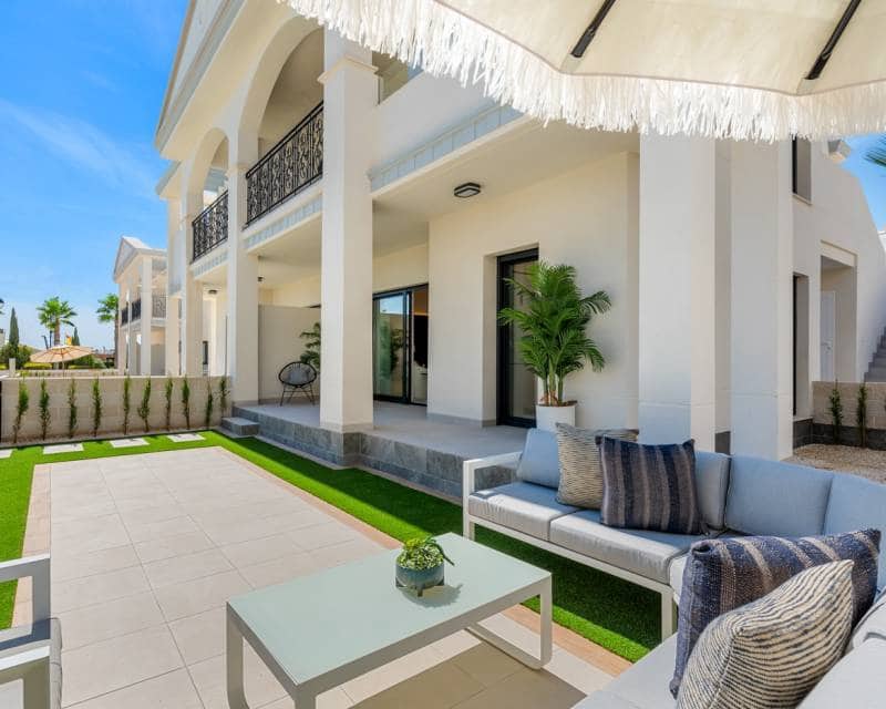 3 soveværelse Bungalow til salg i Ciudad Quesada med swimmingpool - € 390.000 (Ref: 9633619)