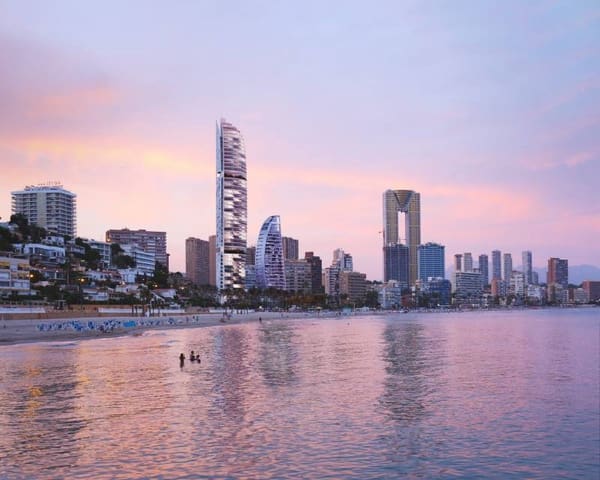 2 slaapkamer Appartement te koop in Playa Poniente, Benidorm met zwembad - € 1.108.000 (Ref: 9633641)