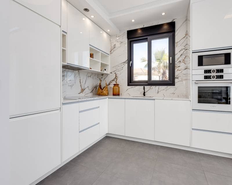 4 makuuhuone Huvila myytävänä paikassa La Mata - 940 000 € (Ref: 9633651)