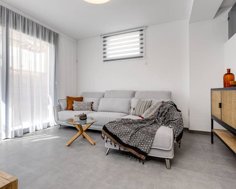 4 makuuhuone Huvila myytävänä paikassa La Mata - 940 000 € (Ref: 9633651)