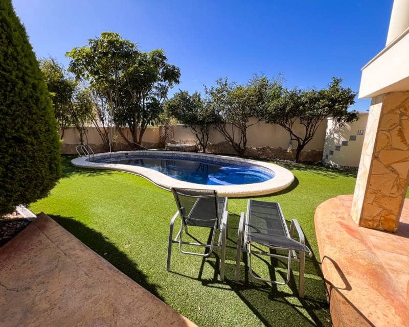 5 soveværelse Villa til salg i Ciudad Quesada med swimmingpool garage - € 630.000 (Ref: 9634792)