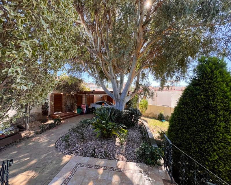 5 soveværelse Villa til salg i Ciudad Quesada med swimmingpool garage - € 630.000 (Ref: 9634792)