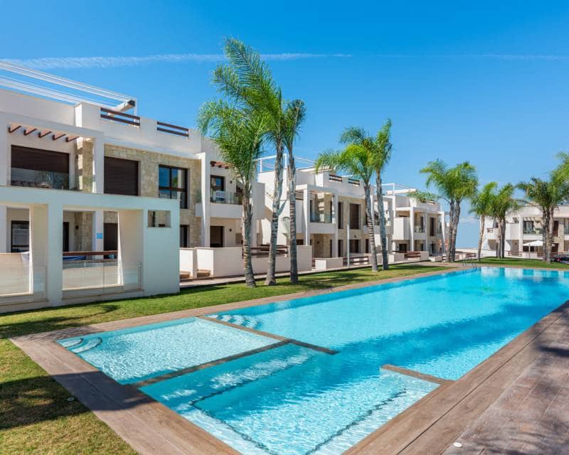 2 Zimmer Bungalow zu verkaufen in Torrevieja mit Pool - 315.000 € (Ref: 9634795)