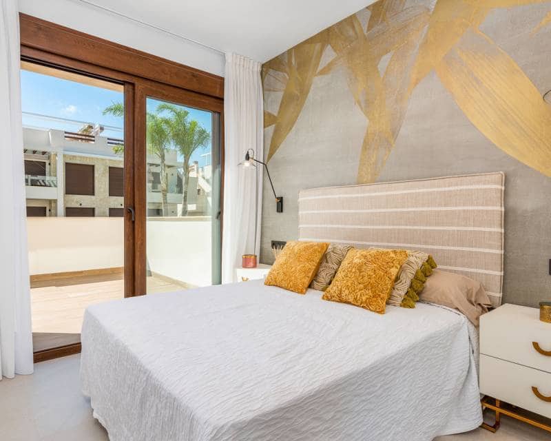 2 Zimmer Bungalow zu verkaufen in Torrevieja mit Pool - 315.000 € (Ref: 9634795)