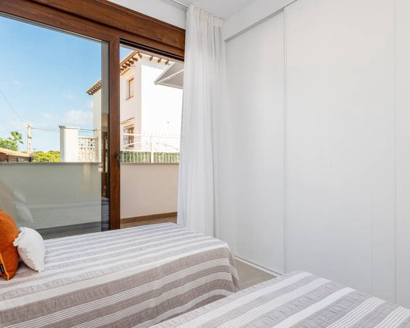 3 Zimmer Apartment zu verkaufen in Torrevieja mit Pool - 310.000 € (Ref: 9634796)
