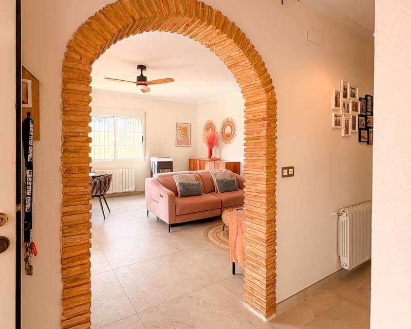 3 bedroom Villa for sale in Catral with pool garage - € 429,500 (Ref: 9635208)