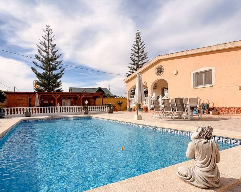 3 bedroom Villa for sale in Catral with pool garage - € 429,500 (Ref: 9635208)