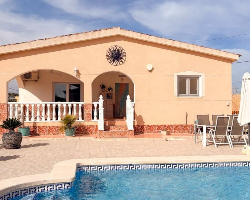 3 bedroom Villa for sale in Catral with pool garage - € 429,500 (Ref: 9635208)
