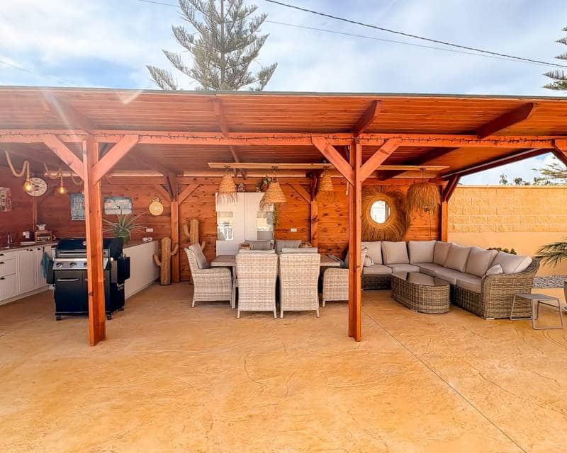 3 bedroom Villa for sale in Catral with pool garage - € 429,500 (Ref: 9635208)