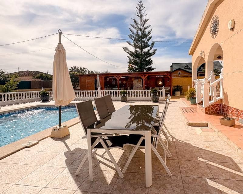 3 bedroom Villa for sale in Catral with pool garage - € 429,500 (Ref: 9635208)