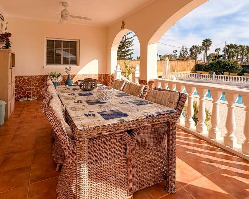 3 bedroom Villa for sale in Catral with pool garage - € 429,500 (Ref: 9635208)