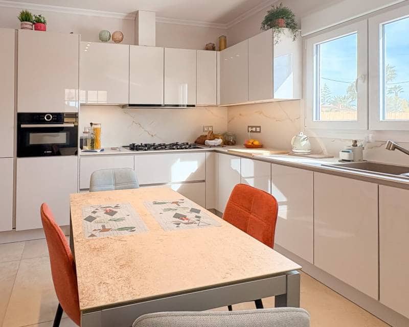 3 bedroom Villa for sale in Catral with pool garage - € 429,500 (Ref: 9635208)