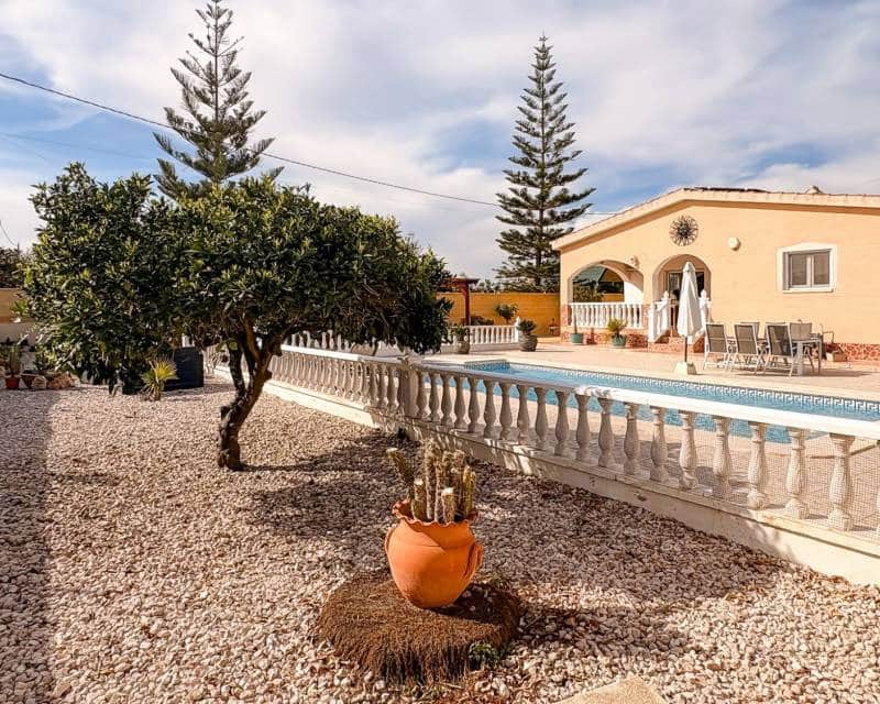 3 bedroom Villa for sale in Catral with pool garage - € 429,500 (Ref: 9635208)