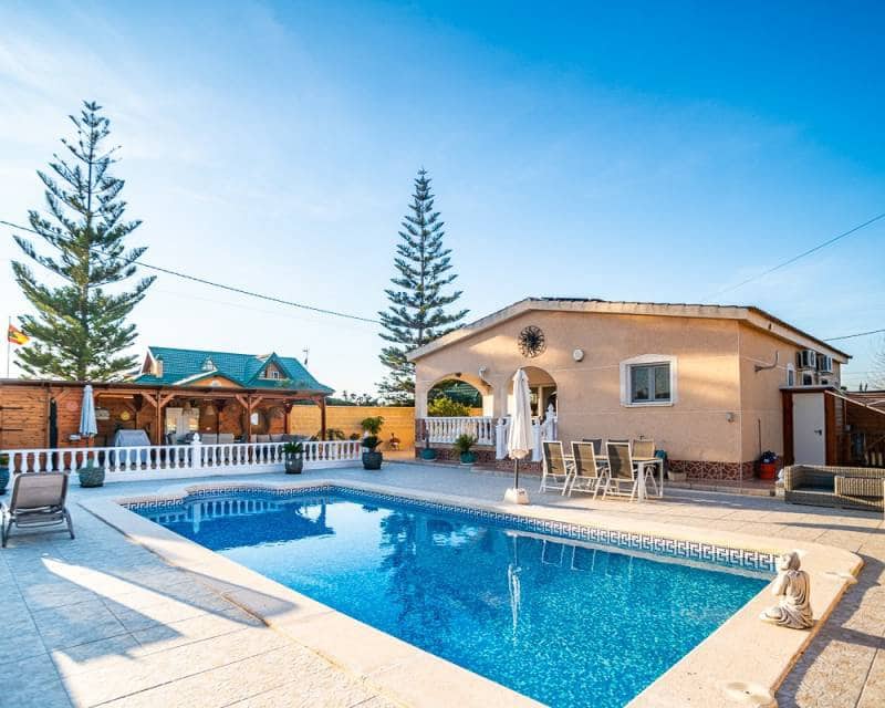 3 bedroom Villa for sale in Catral with pool garage - € 429,500 (Ref: 9635209)