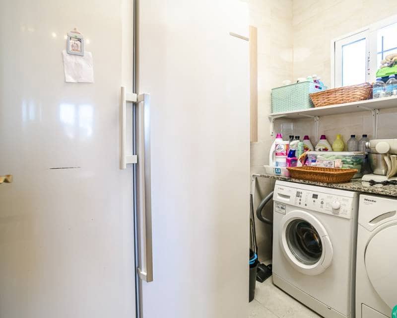 3 bedroom Villa for sale in Catral with pool garage - € 429,500 (Ref: 9635209)