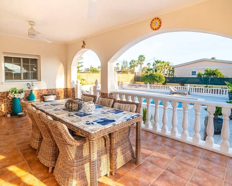 3 bedroom Villa for sale in Catral with pool garage - € 429,500 (Ref: 9635209)