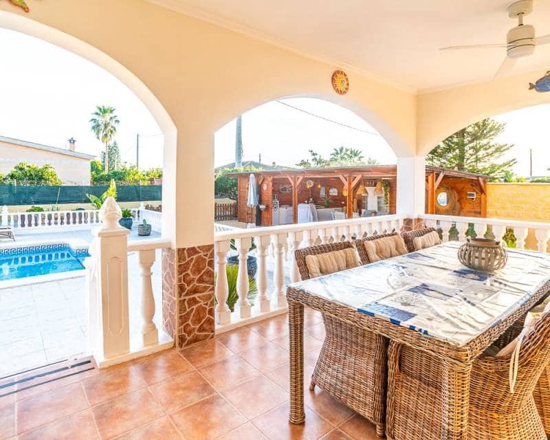 3 bedroom Villa for sale in Catral with pool garage - € 429,500 (Ref: 9635209)