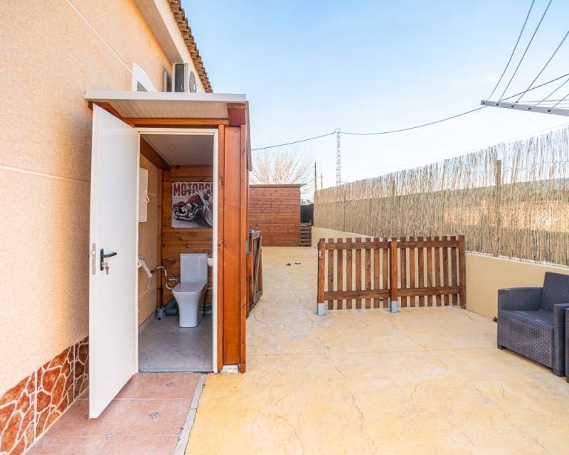 3 bedroom Villa for sale in Catral with pool garage - € 429,500 (Ref: 9635209)