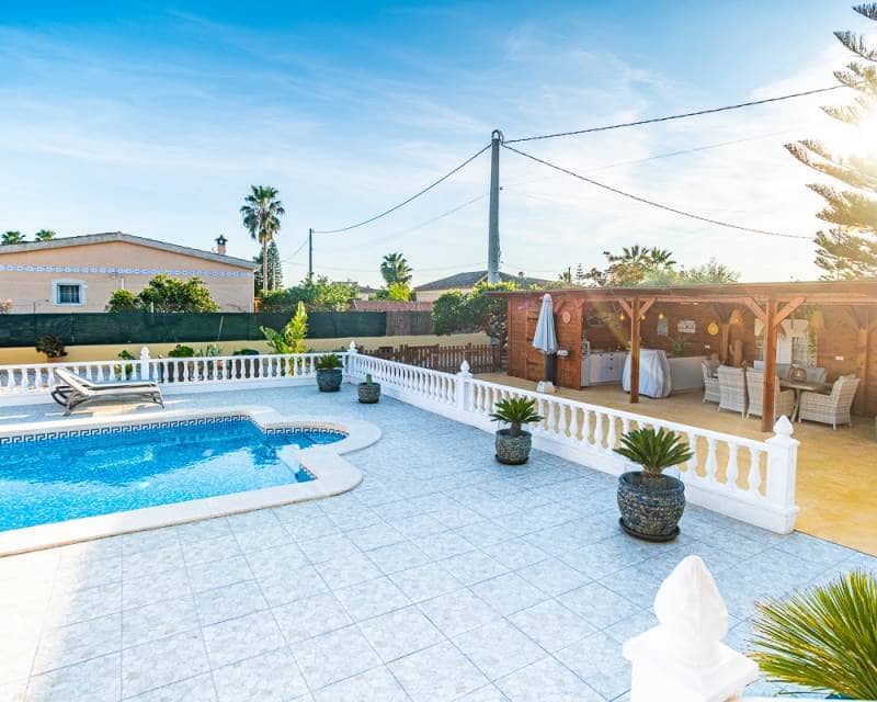 3 bedroom Villa for sale in Catral with pool garage - € 429,500 (Ref: 9635209)