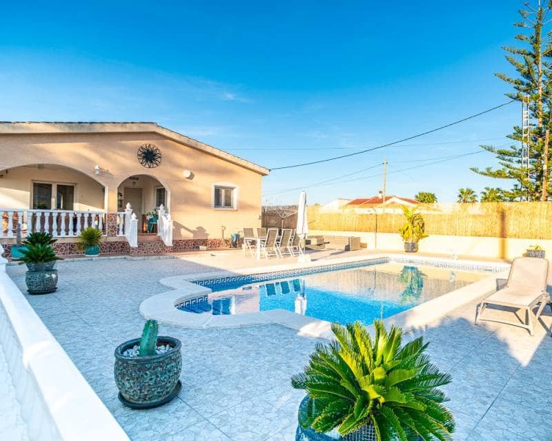 3 bedroom Villa for sale in Catral with pool garage - € 429,500 (Ref: 9635209)