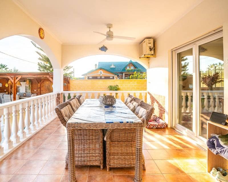 3 bedroom Villa for sale in Catral with pool garage - € 429,500 (Ref: 9635209)