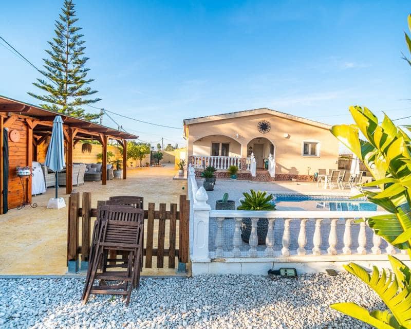 3 bedroom Villa for sale in Catral with pool garage - € 429,500 (Ref: 9635209)