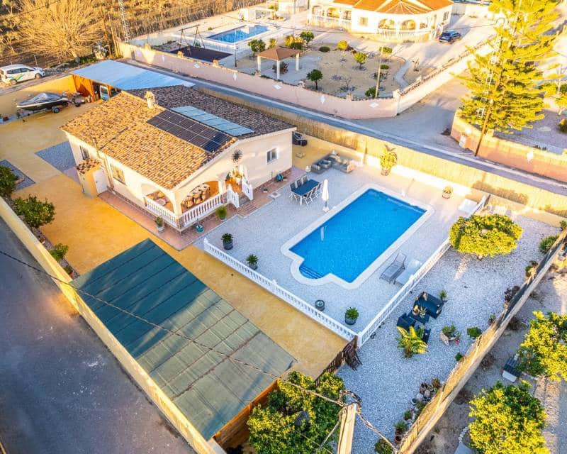 3 bedroom Villa for sale in Catral with pool garage - € 429,500 (Ref: 9635209)