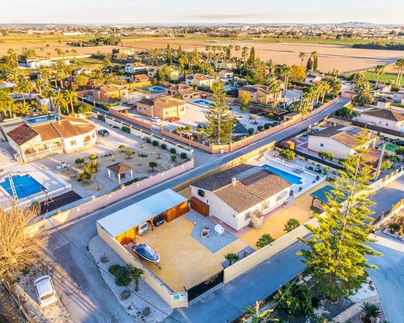 3 bedroom Villa for sale in Catral with pool garage - € 429,500 (Ref: 9635209)