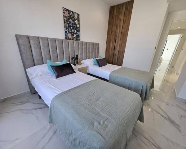 Ático de 3 habitaciones en El Raso, Guardamar del Segura en venta con piscina garaje - 320.000 € (Ref: 9635210)